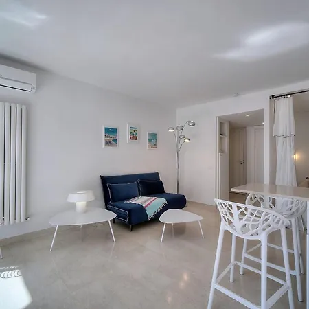 Ref 1745 - Center - For Rent Appartamento *