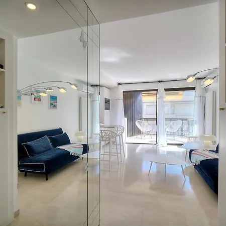 Ref 1745 - Center - For Rent *