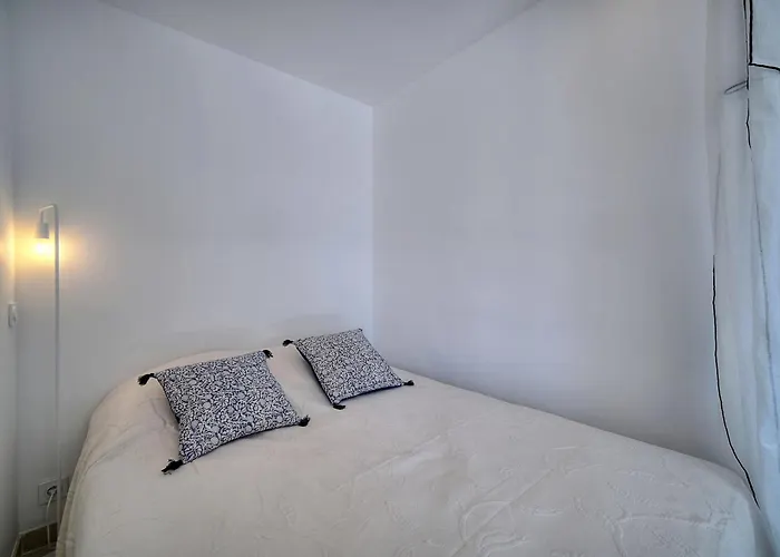 Ref 1745 - Center - For Rent