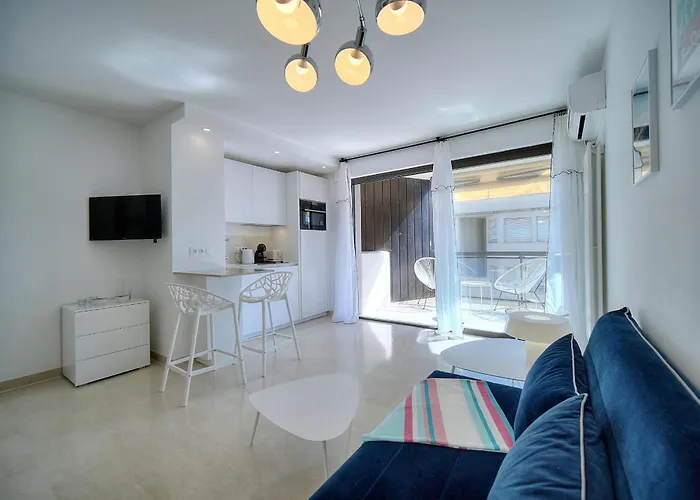 Ref 1745 - Center - For Rent * Cannes